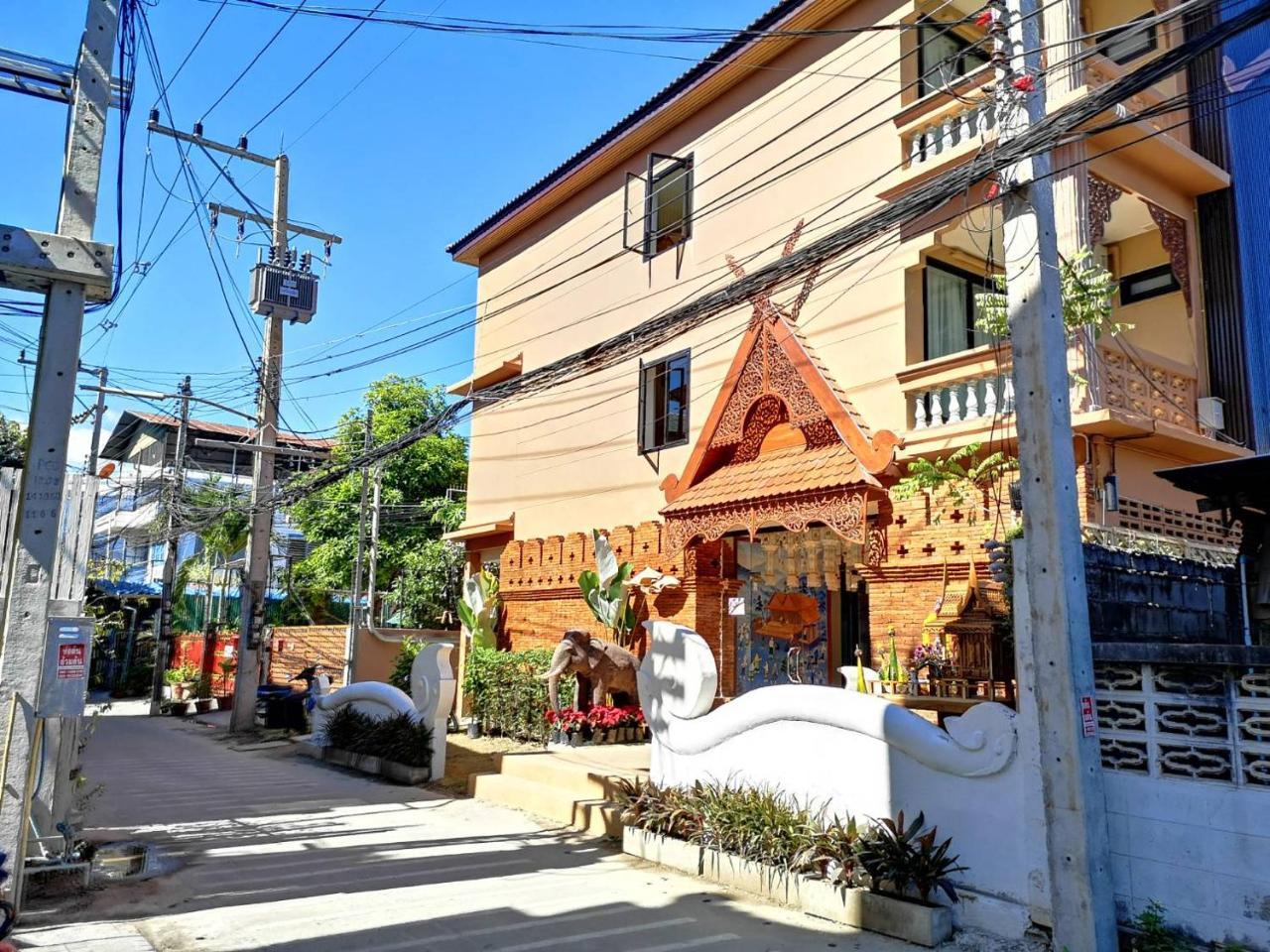 Anumat Premium Budget Hotel Chiang Mai Exterior foto